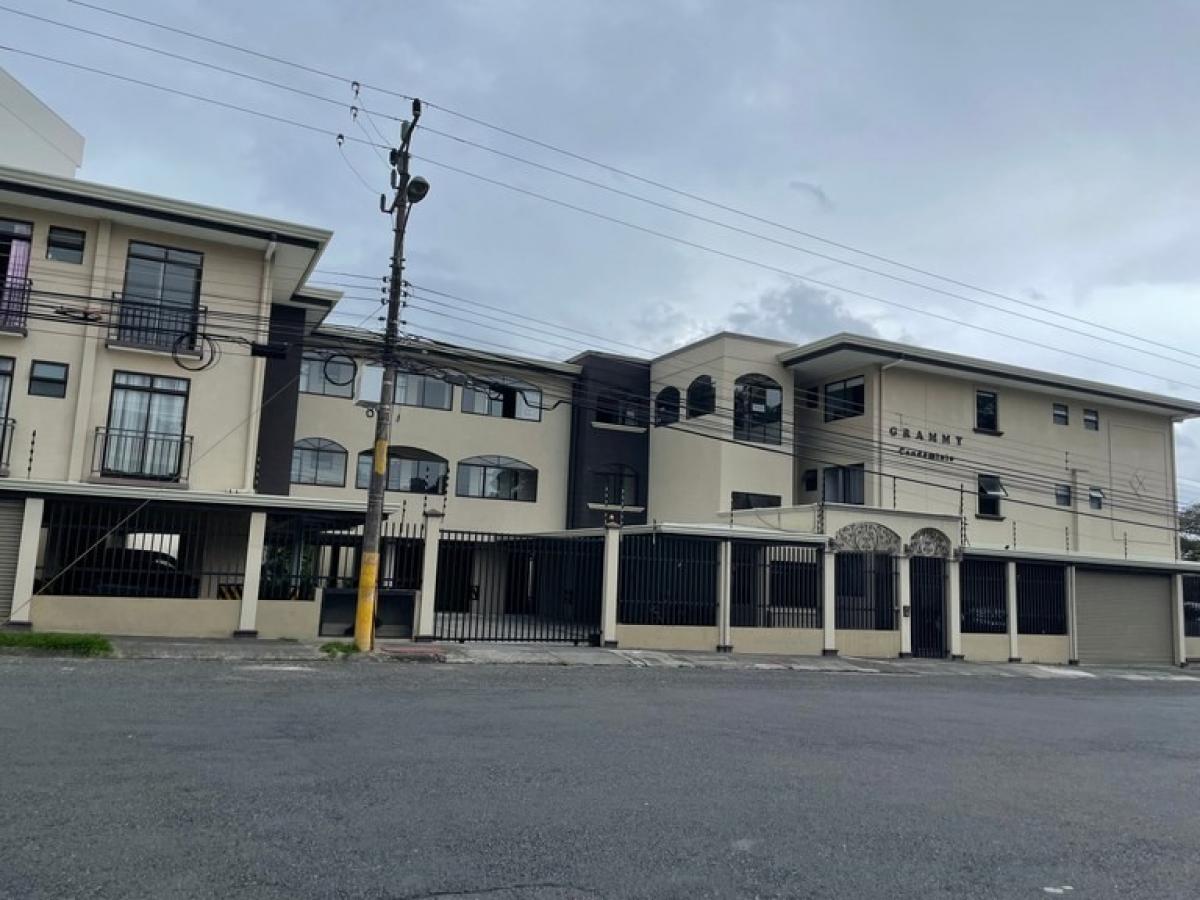 3 dormitorios condominium en venta en San José, San Isidro, Heredia, Costa Rica № 352