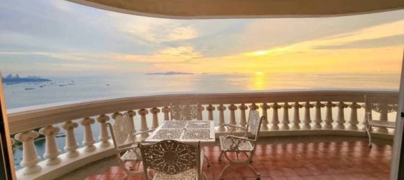 3 bedrooms Penthouse in Pattaya, Thailand No. 71582 7