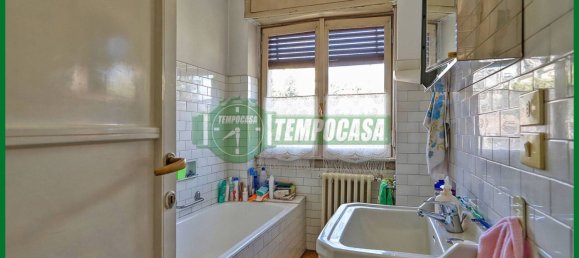 5 bedrooms Villa in Varese, Italy No. 15173 14