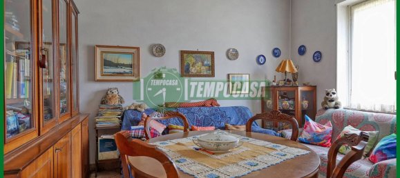 5 bedrooms Villa in Varese, Italy No. 15173 4