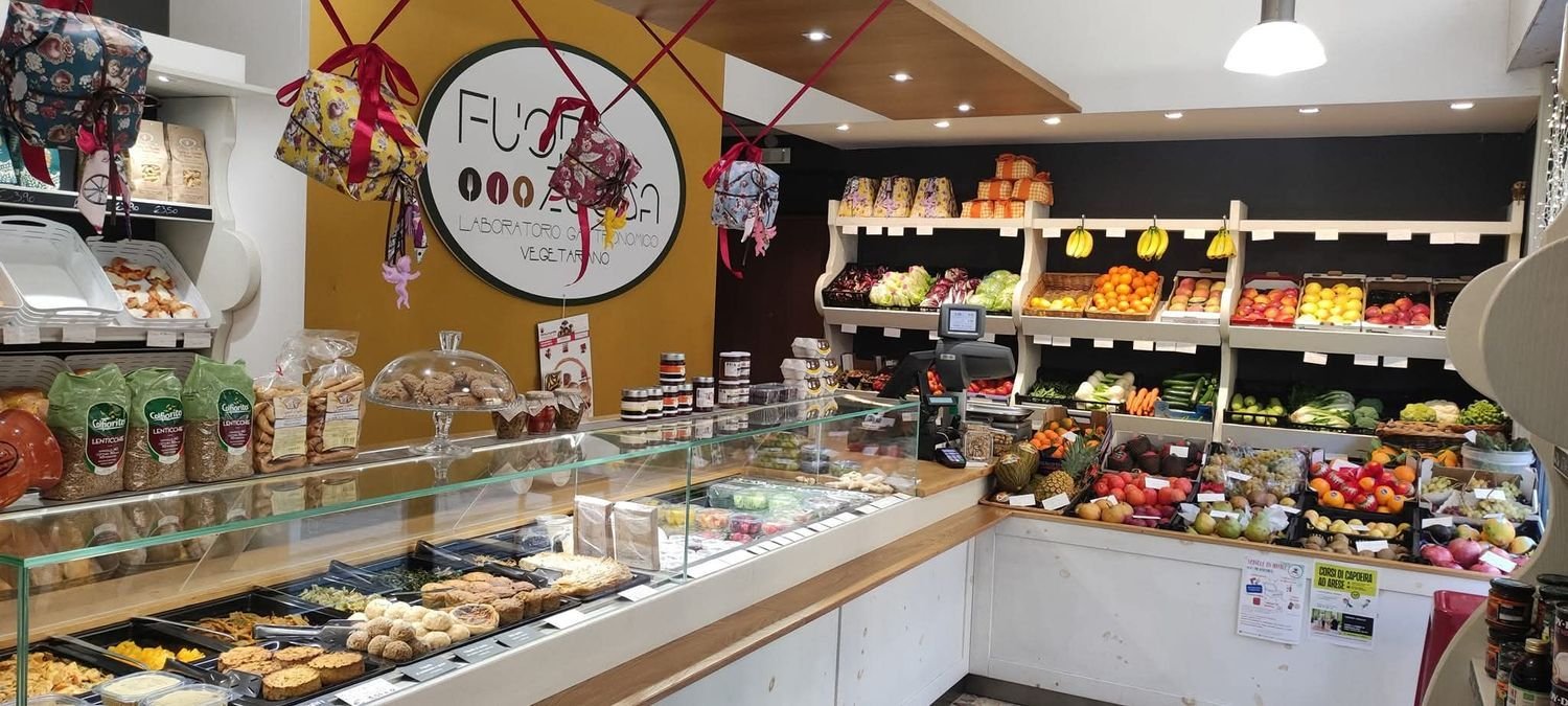 Propiedad comercial en Arese, Italy 56 m² No. 316040