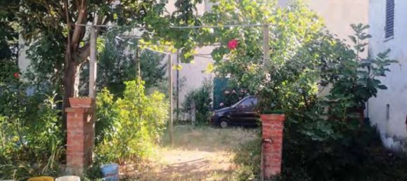 Gebäude in Arezzo, Italy 292m², Nr. 334768 4