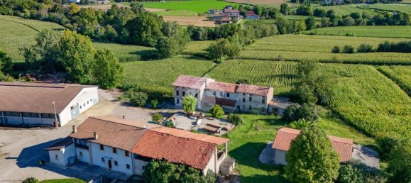 4 bedrooms House in Pozzolengo, Italy No. 378818 3