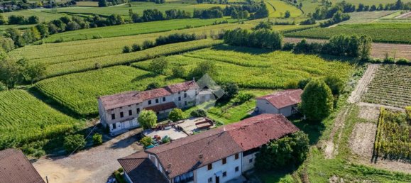 4 bedrooms House in Pozzolengo, Italy No. 378818 4