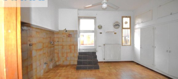 Apartamento de 3 dormitorios en Viareggio, Italy No. 42535 5