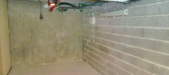 Garaje en Woippy, France No. 322669 2