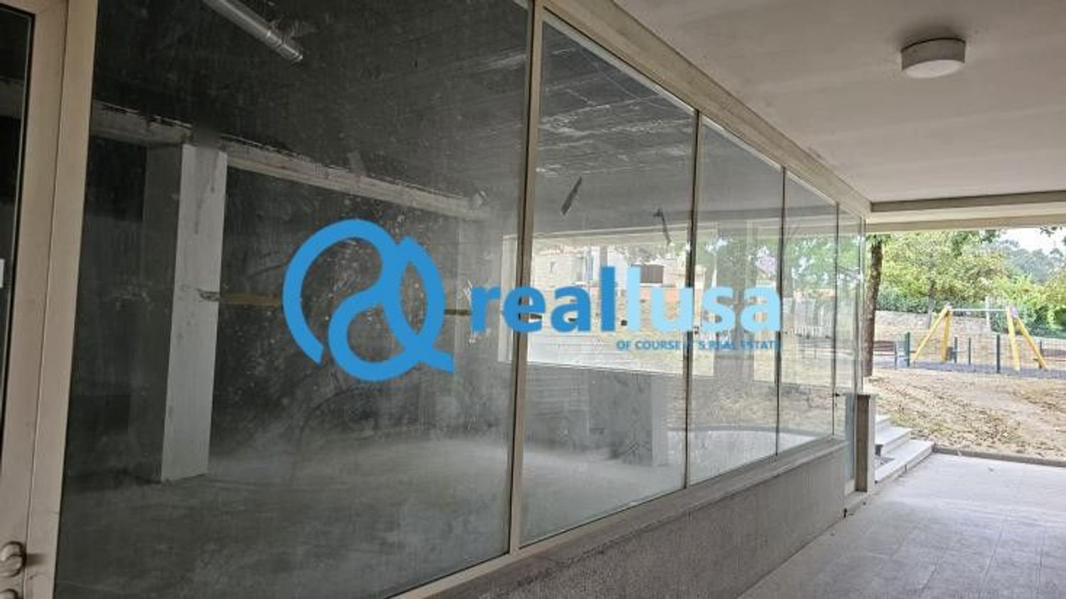 132m² Commercial property in Barcelos, Portugal No. 336505