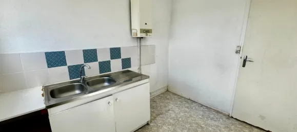 5 rooms Apartment in Maubeuge, France No. 274970 2