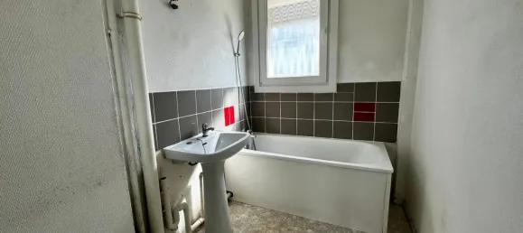 5 rooms Apartment in Maubeuge, France No. 274970 6