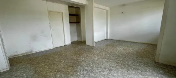 5 rooms Apartment in Maubeuge, France No. 274970 4