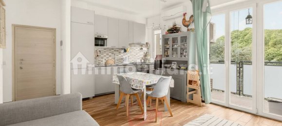 Apartamento de 2 dormitorios en Milan, Italy No. 310230 2