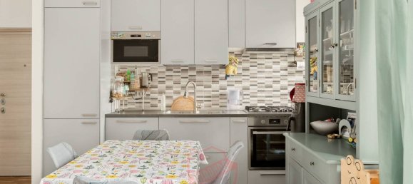 Apartamento de 2 dormitorios en Milan, Italy No. 310230 5