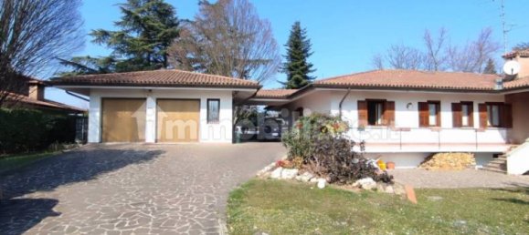 3 Schlafzimmer Villa in Udine, Italy, Nr. 84408 7