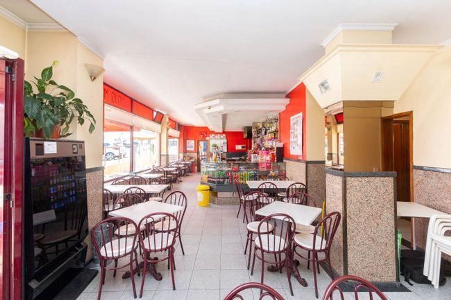 91m² Commercial property in Vila Nova de Gaia, Portugal No. 318631