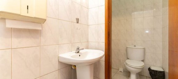 91m² Commercial property in Vila Nova de Gaia, Portugal No. 318631 15