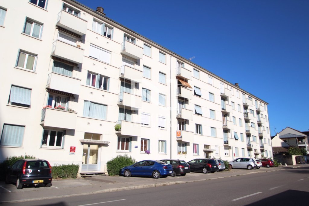 2 bedrooms Apartment in Chalon-sur-Saone, France No. 59519