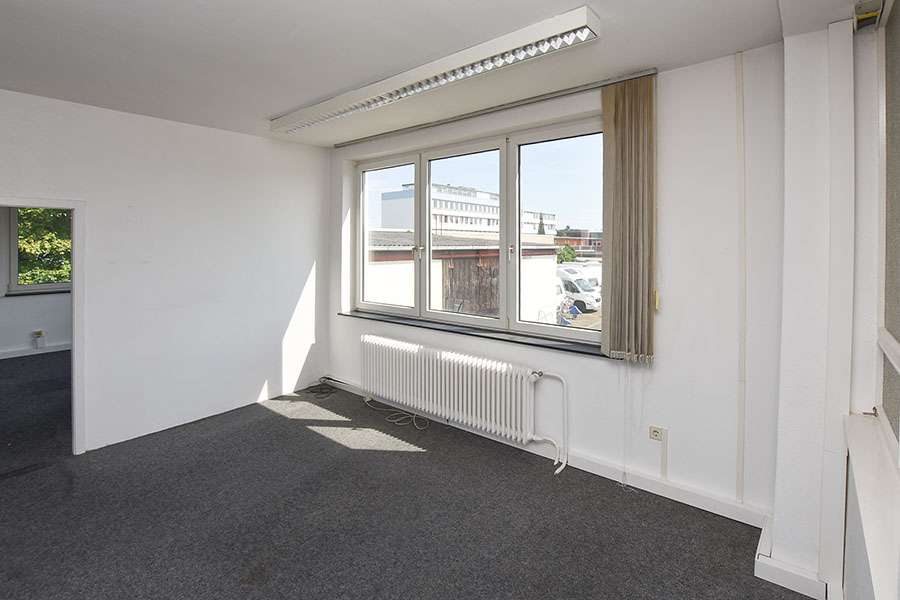 700m² Building in Hanover, Germany No. 366462