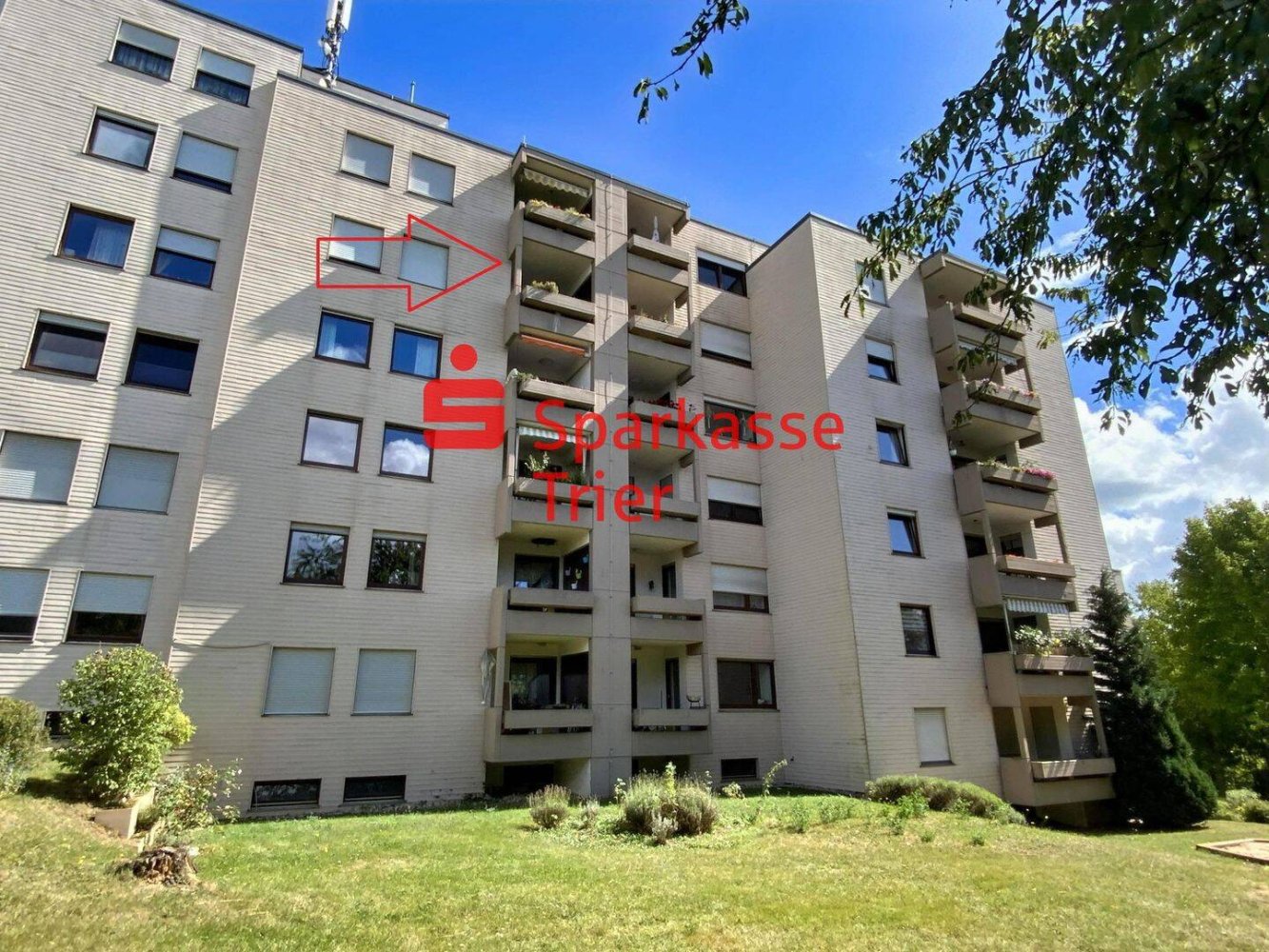 Квартира с 3 спальнями в Трир-Саарбург, Германия № 320523