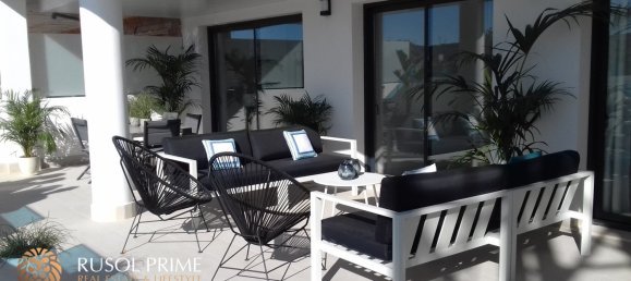 3 bedrooms Penthouse in Fuengirola, Spain No. 5729 2
