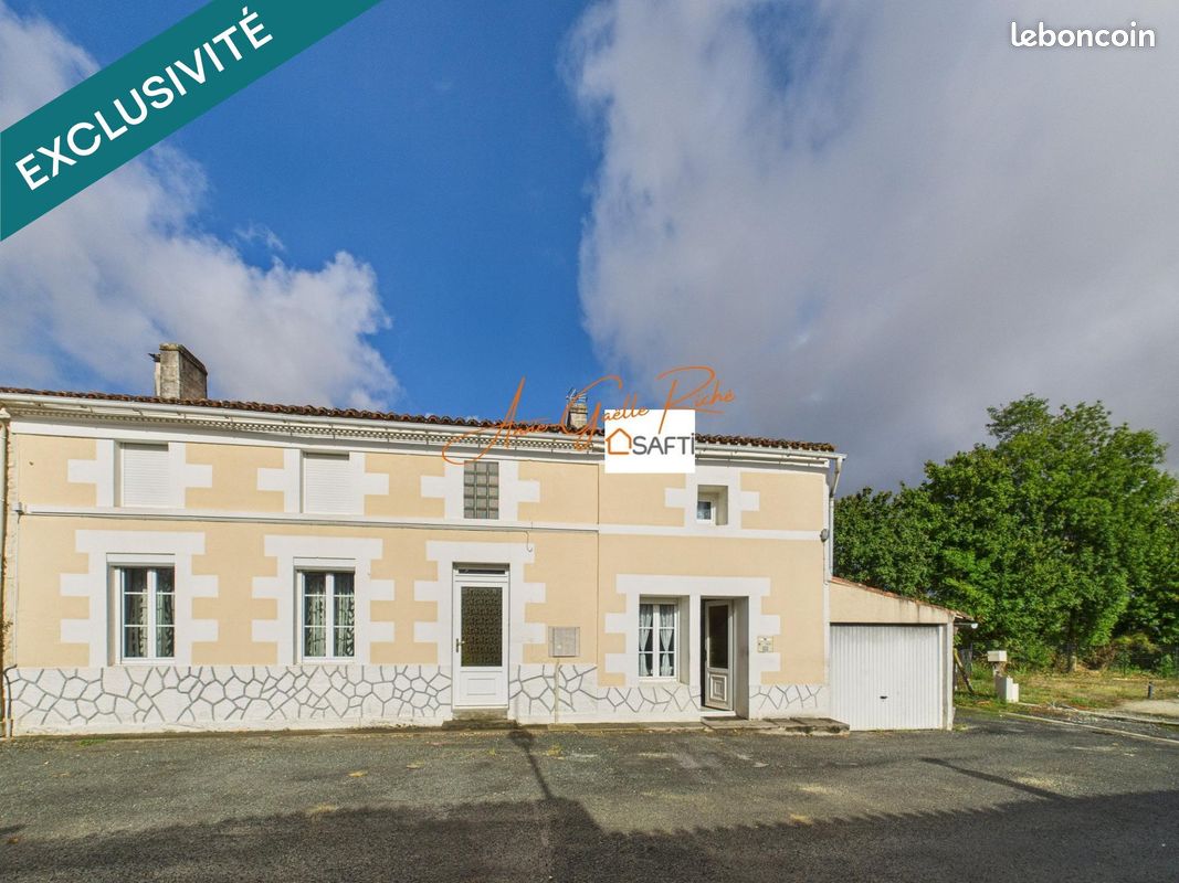 Casa de 3 dormitorios en Charente-Maritime, France No. 335637