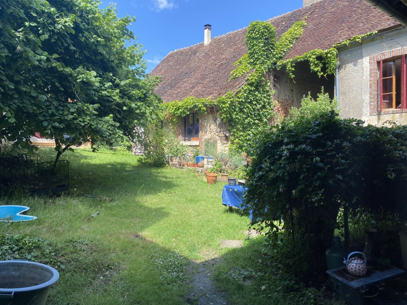 6 bedrooms House in Yonne, France No. 276687