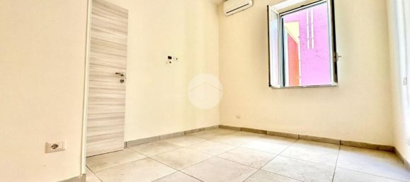 2 bedrooms Apartment in Naples, Italy No. 315594 4