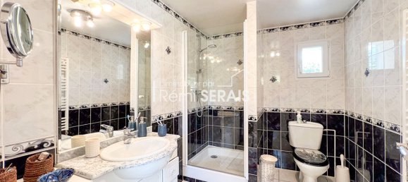 3 bedrooms House in Calvados, France No. 356073 12