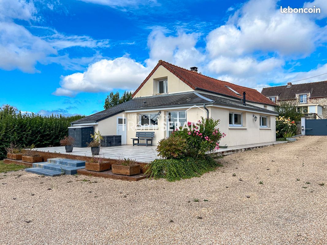 3 bedrooms House in Calvados, France No. 356073