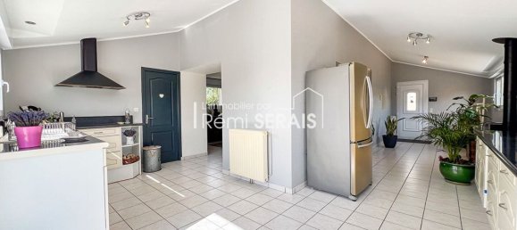 3 bedrooms House in Calvados, France No. 356073 4