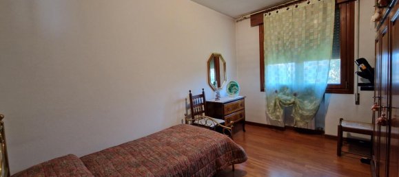 7 rooms Villa in Legnaro, Italy No. 236500 12