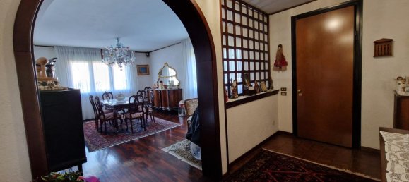 7 rooms Villa in Legnaro, Italy No. 236500 4