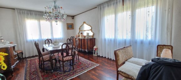 7 rooms Villa in Legnaro, Italy No. 236500 5