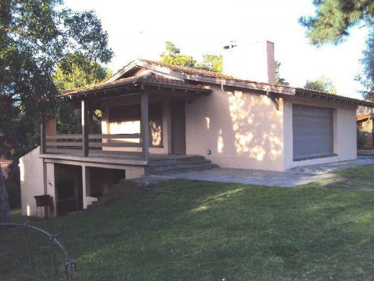 4 bedrooms House in Mar del Plata, Argentina No. 75827