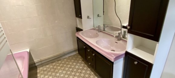 6 bedrooms Building in La Longueville, France No. 80607 8