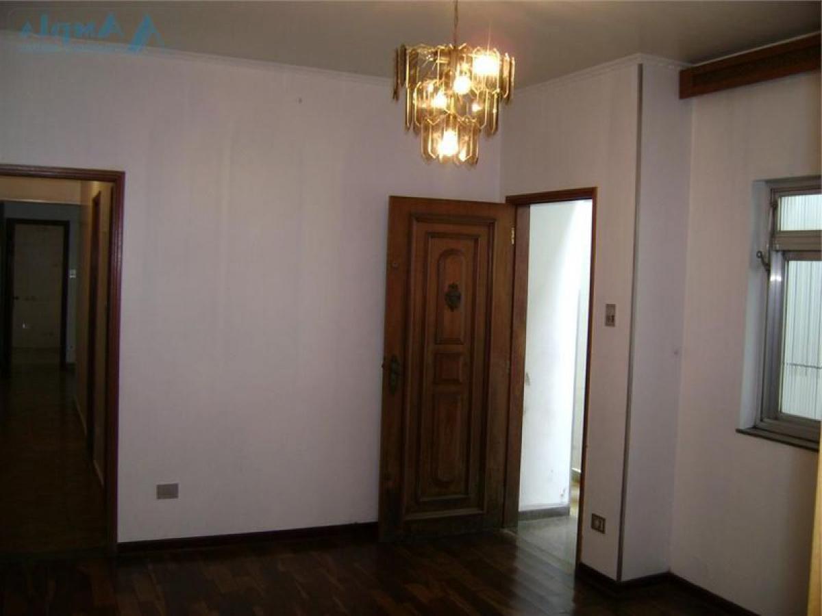 Casa de 4 dormitorios en Sao Paulo, Brazil No. 440268