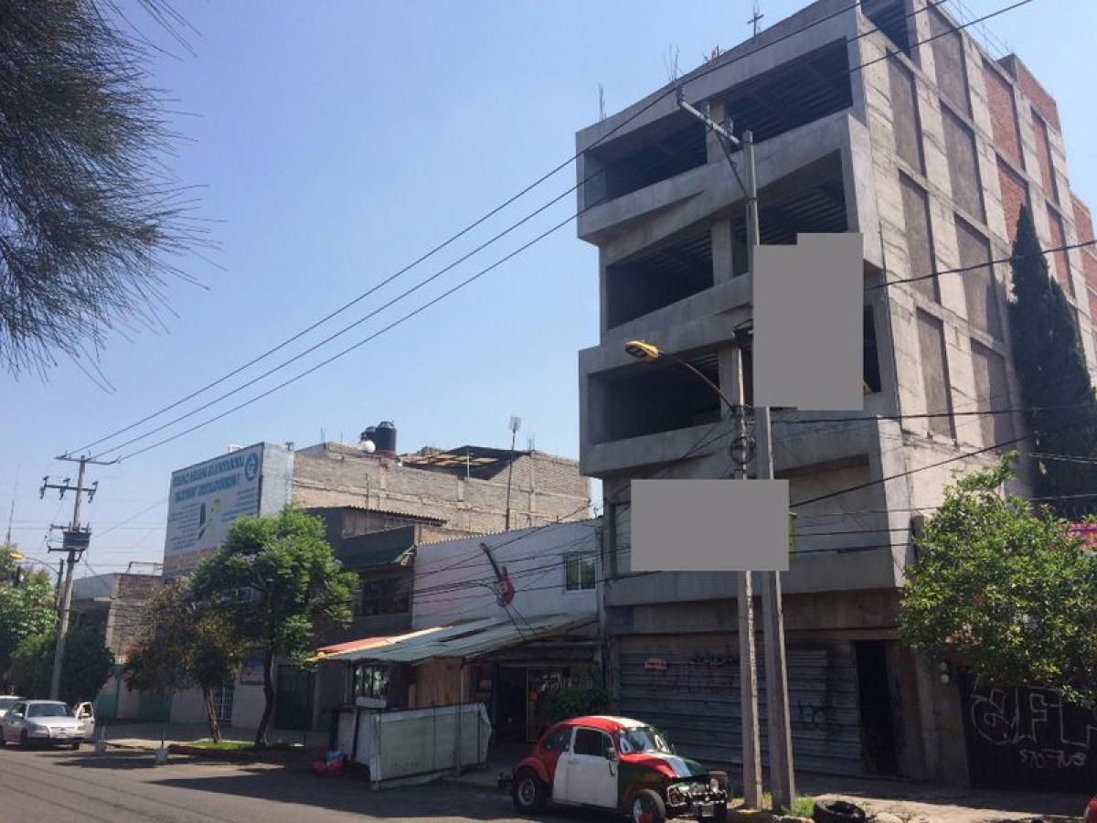 137m² Building in Ciudad Nezahualcoyotl, Mexico No. 202091