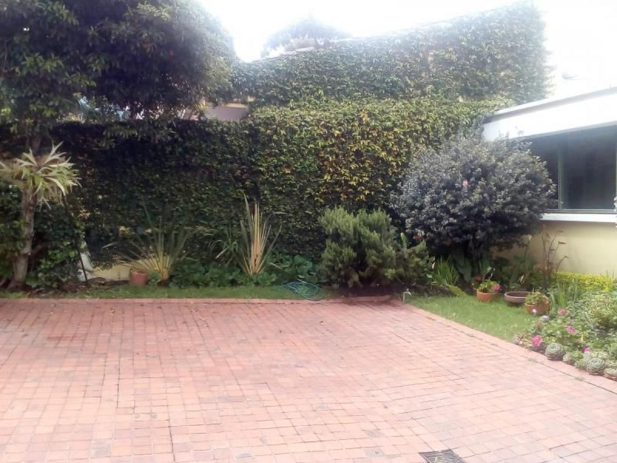 Casa de 6 dormitorios en Guadalajara de Buga, Colombia No. 8431