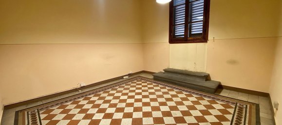 6 rooms Apartment in Arezzo, Italy No. 44525 19