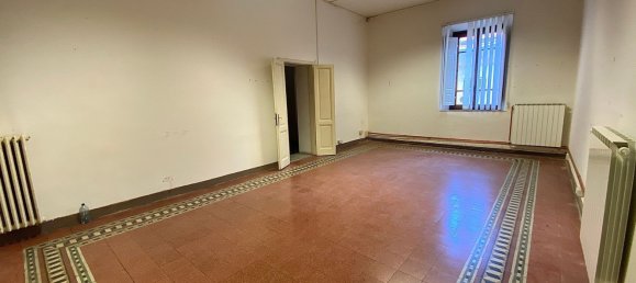 6 rooms Apartment in Arezzo, Italy No. 44525 3