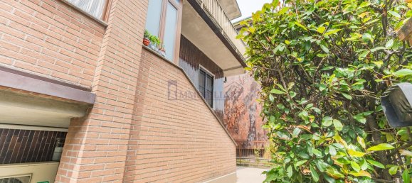 6 rooms House in San Giuliano Milanese, Italy No. 314208 4