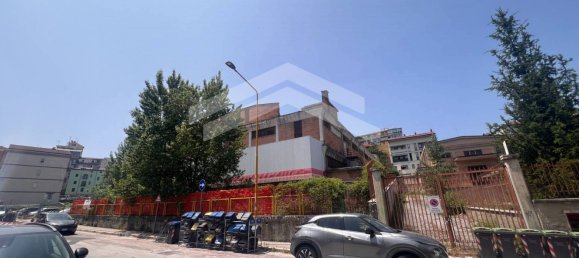 2400m² Commercial property in Campobasso, Italy No. 339783 3
