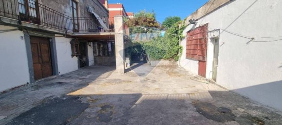 2 Schlafzimmer Wohnung in Catania, Italy, Nr. 132599 9