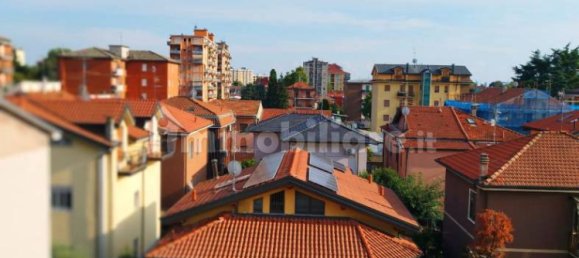 Apartamento de 2 dormitorios en Cinisello Balsamo, Italy No. 360108 15