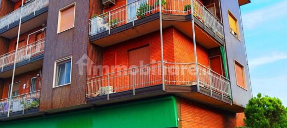 Apartamento de 2 dormitorios en Cinisello Balsamo, Italy No. 360108 2