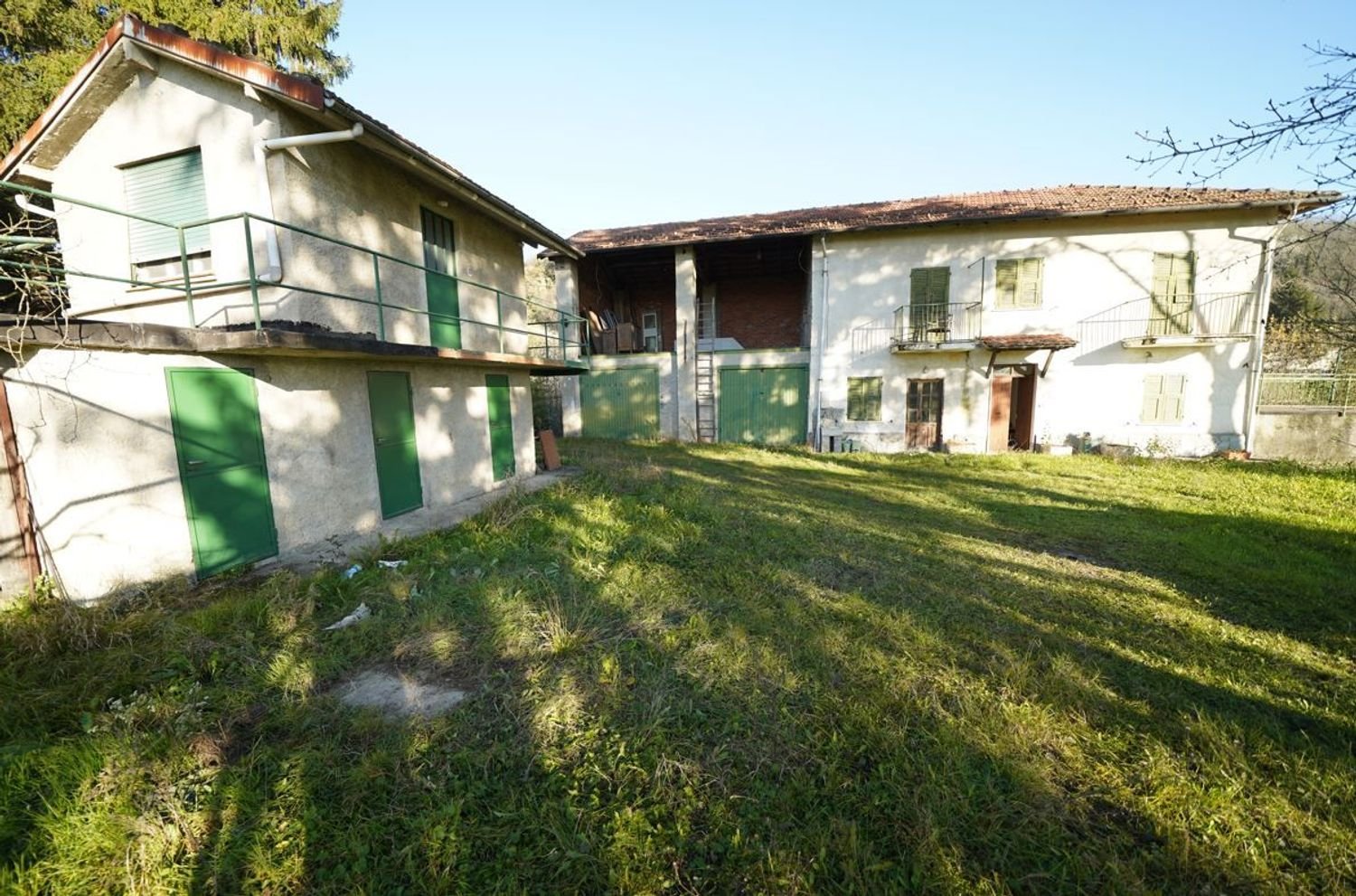 12 rooms House in Cremolino, Italy No. 147457