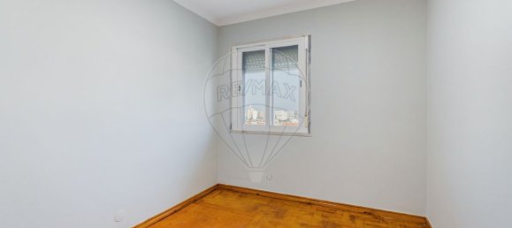3 bedrooms Apartment in Lisbon, Portugal No. 166206 9
