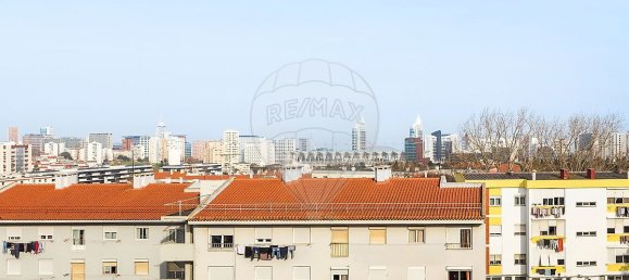 3 bedrooms Apartment in Lisbon, Portugal No. 166206 14