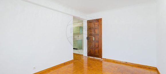 3 bedrooms Apartment in Lisbon, Portugal No. 166206 3