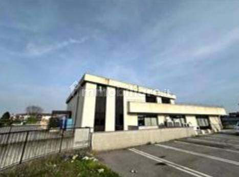 Propiedad comercial de 5 habitaciónes en Cornate d'Adda, Italy No. 294995