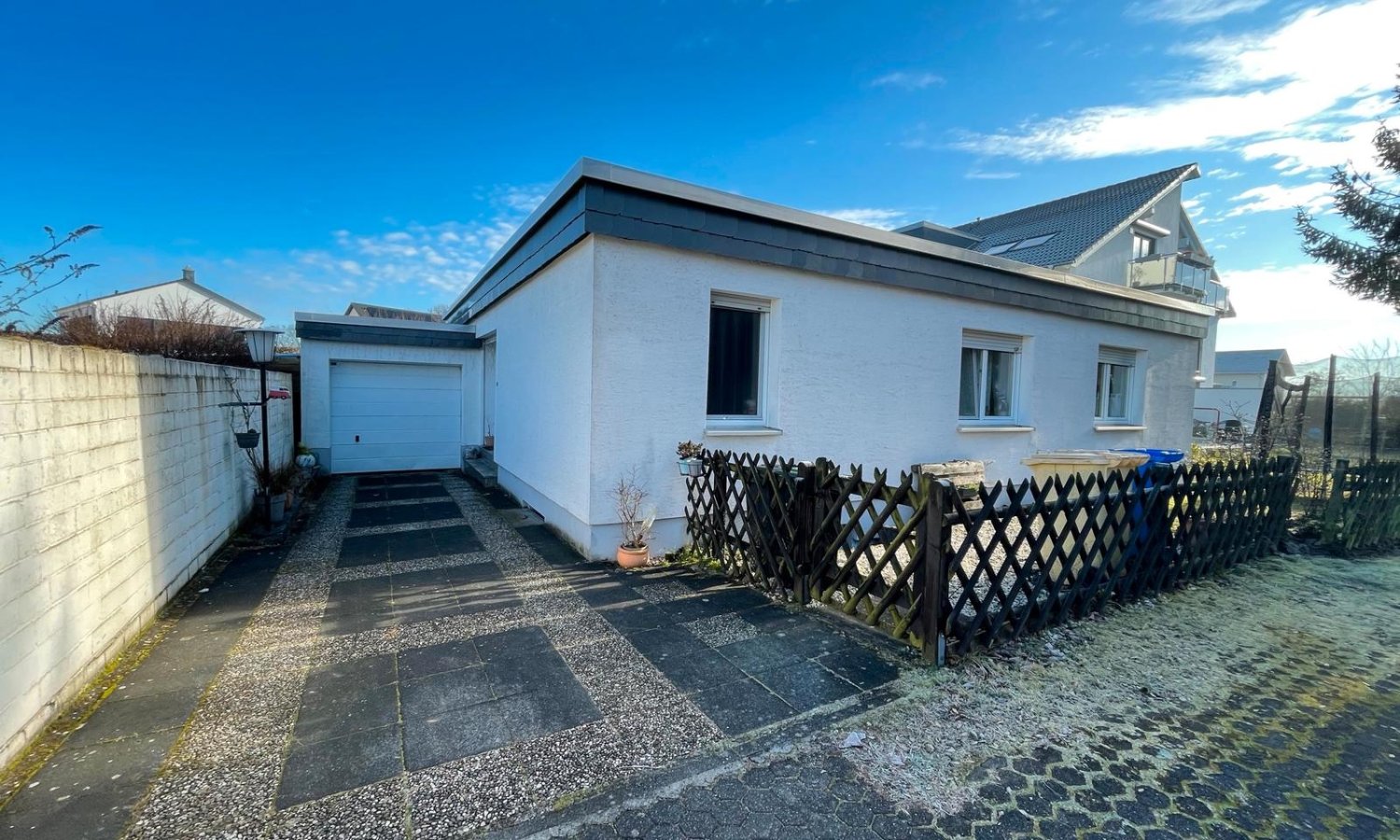 Bungalow de 4 habitaciónes en Bonn, Germany No. 34992